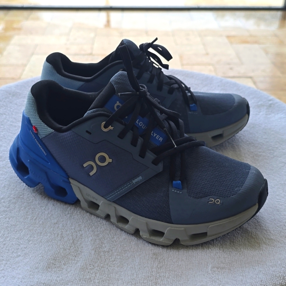On sneakers cloudflyer size 8 men
